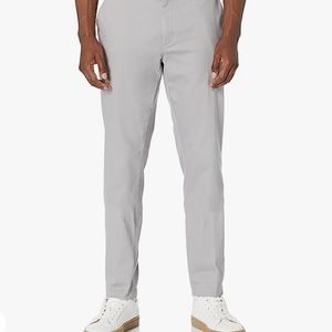 Amazon Essentials Men's SlimFit Wrinkle-Resistant Flat-Front Stretch Chino Pant